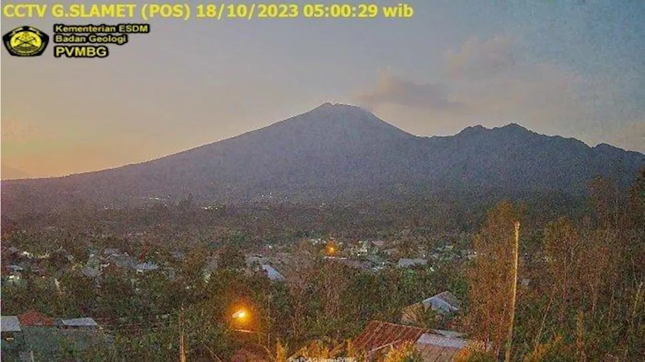 Gunung Slamet Berstatus Waspada, Kemenhub Sebut Tak Ganggu Ativitas Penerbangan Maupun Bandara