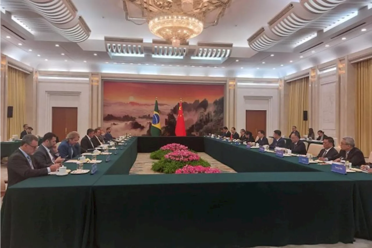 Lira se reúne com o vice-presidente da China no 10º dia de viagem à Ásia