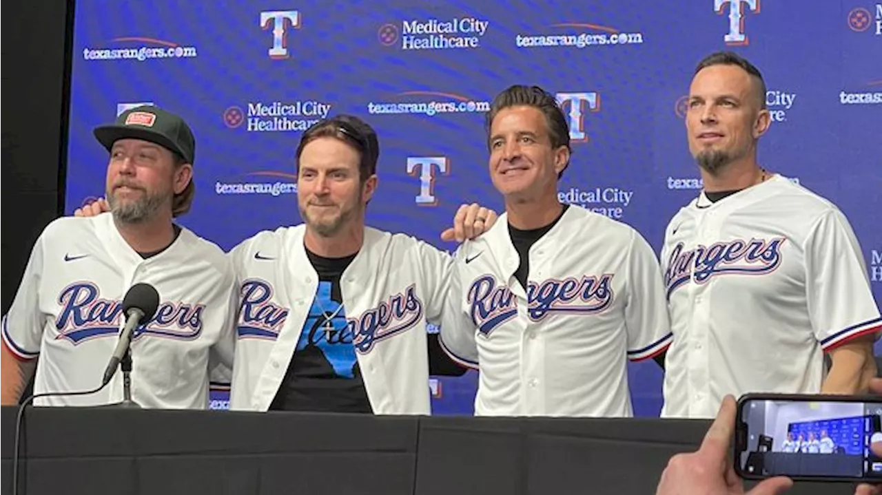 Creed band members show up to ALCS Game 3 in Texas Rangers gear