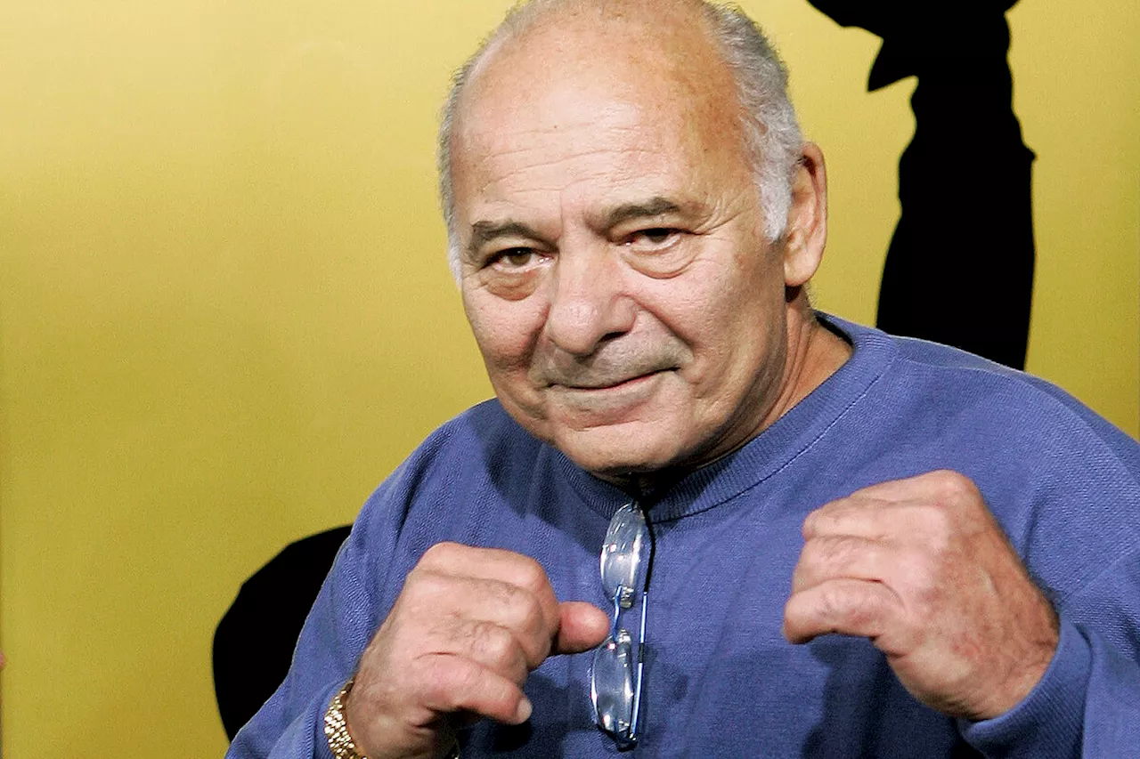 Muere a los 83 años el actor Burt Young, que interpretó a Paulie, el amigo de Rocky Balboa en las películas de Stallone