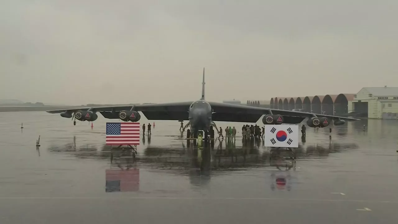 美 전략폭격기 이례적 공개...'확장억제 의지 재확인'