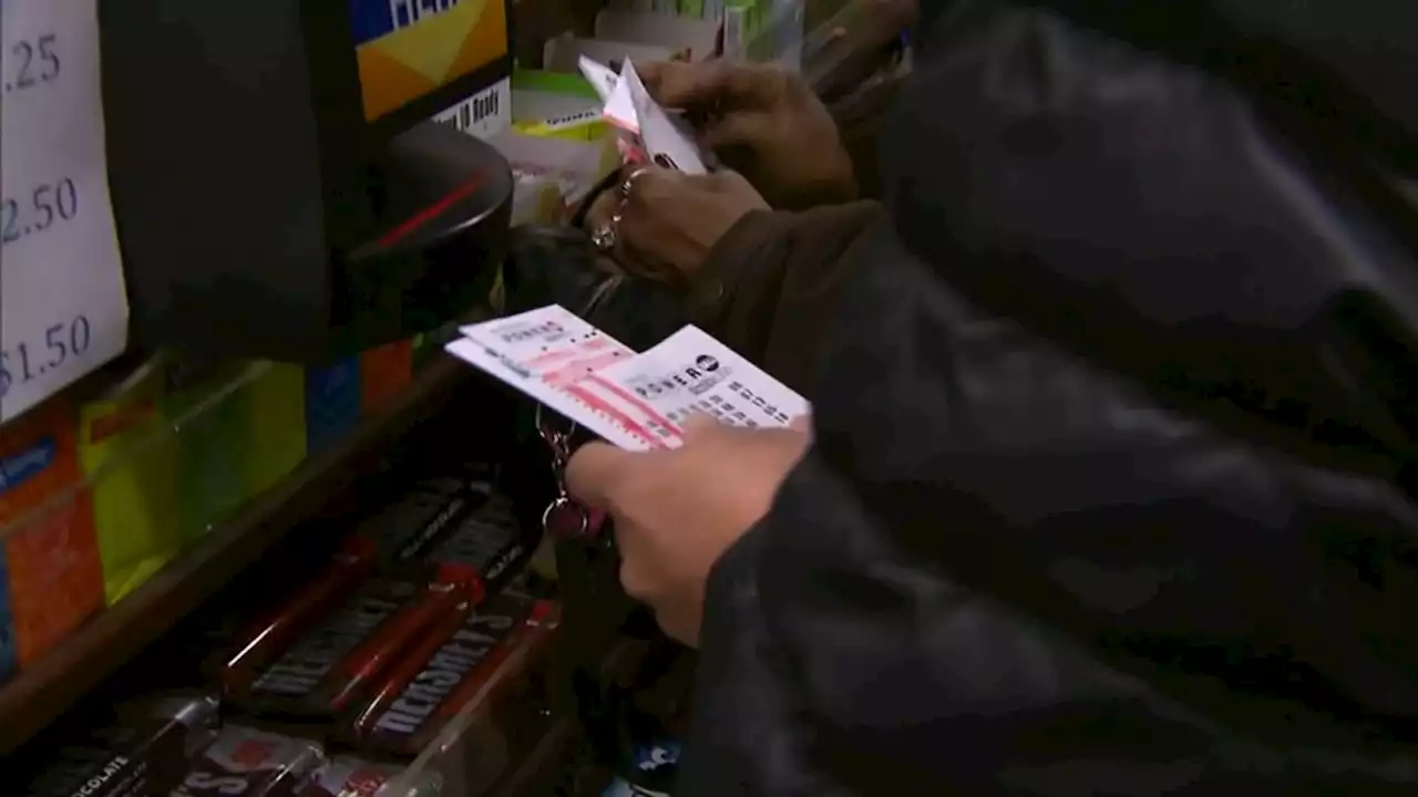 Powerball lottery jackpot at $1.04B for winning numbers drawing Monday