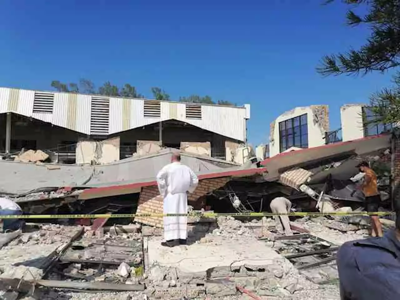 Se desploma techo de iglesia en Ciudad Madero, Tamaulipas; reportan varios atrapados