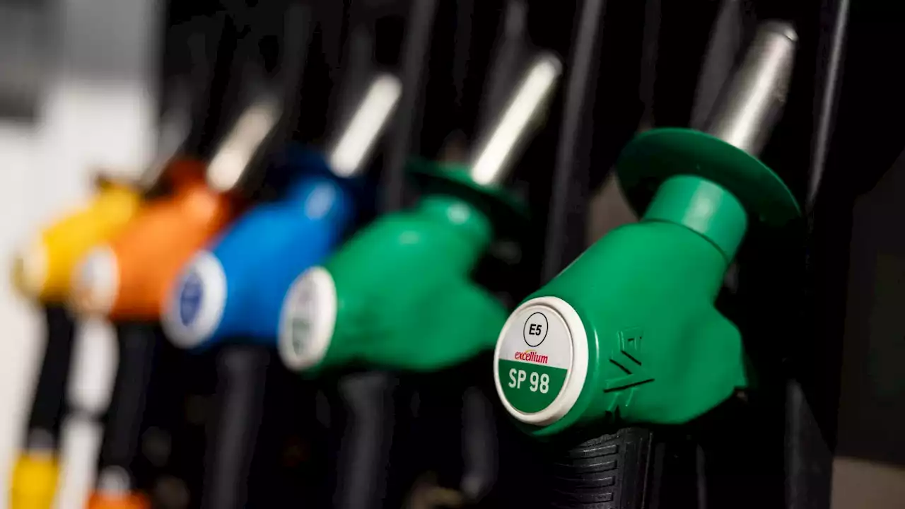 Les prix des carburants reculent pour la première fois depuis début juillet