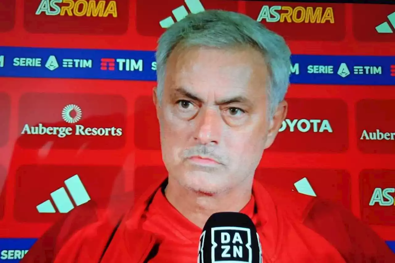 Mourinho non parla di futuro e poi rivela: 'Allegri è fortunato'