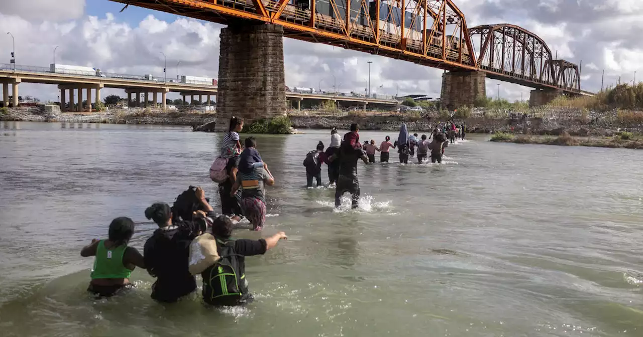 Unlawful crossings along southern border reach yearly high as U.S. struggles to contain mass migration