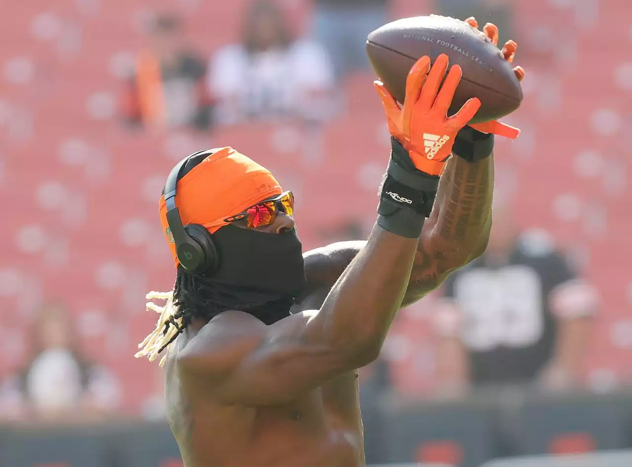 Browns tight end David Njoku played his best game of season after suffering burns Friday night