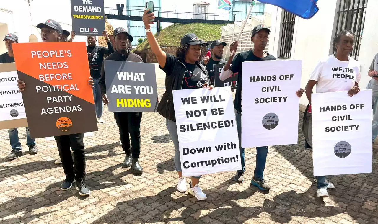 Under-fire civil society unites for Joburg solidarity picket