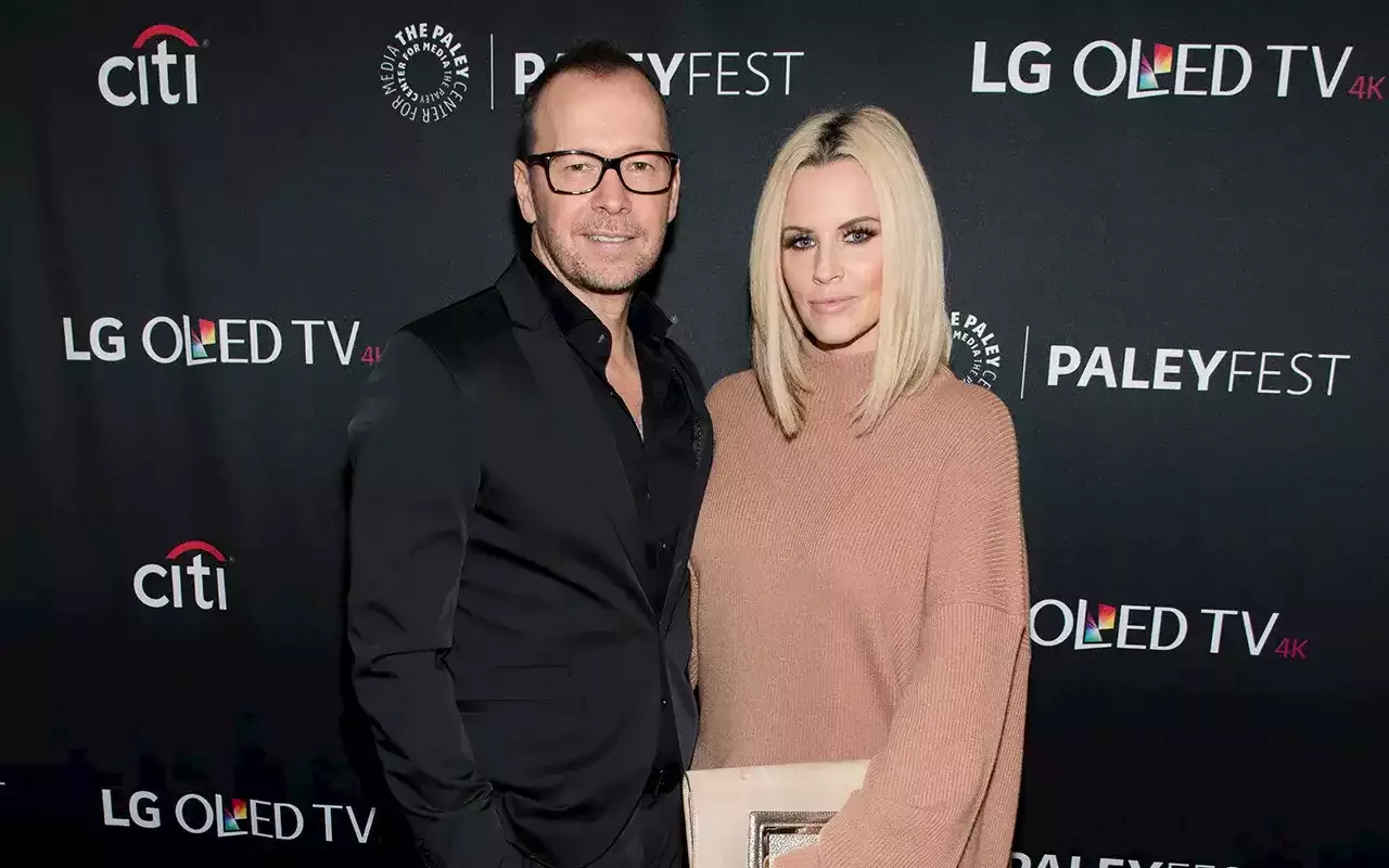 Jenny McCarthy and Donnie Wahlberg keep marriage 'spicy' with ‘sexy rooms' and vow renewals