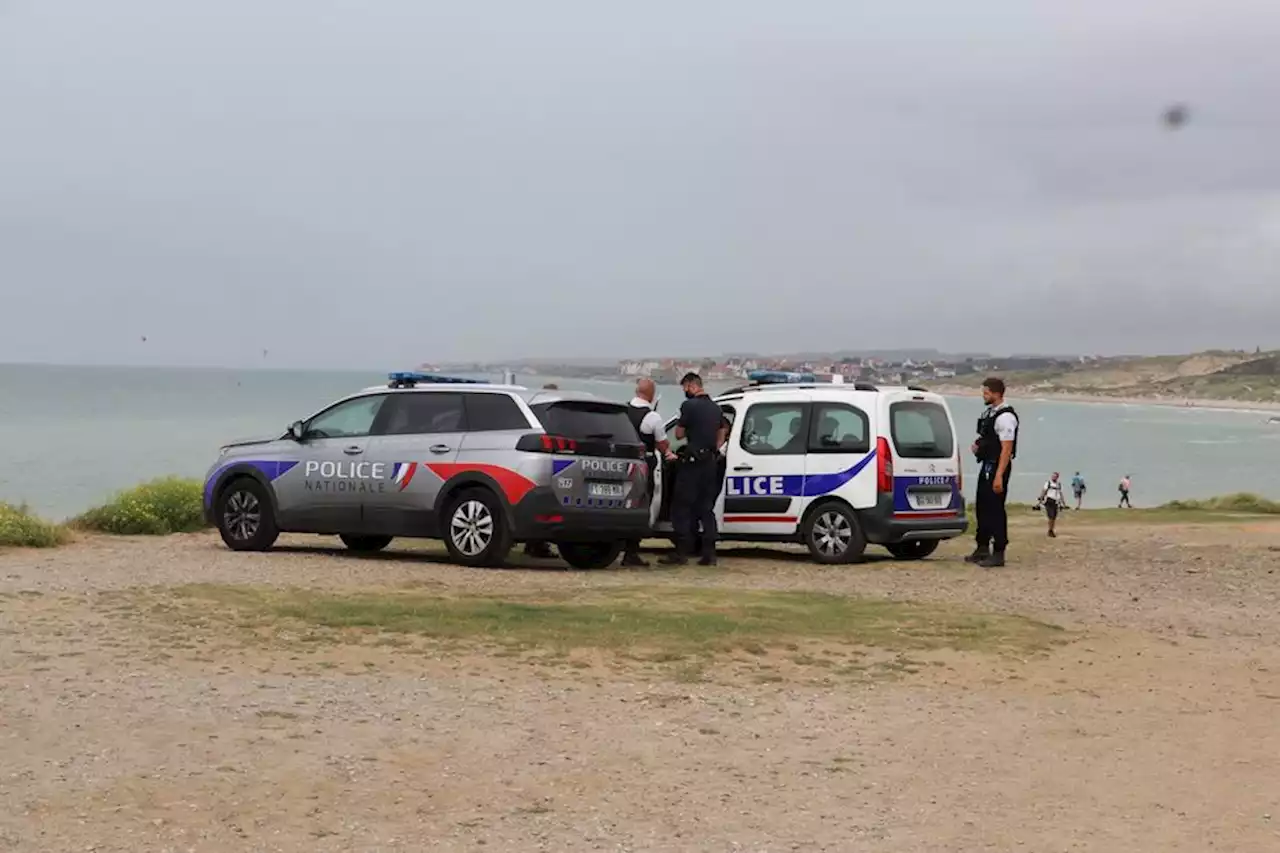 Migrants : trois policiers légèrement blessés en empêchant le départ d'une embarcation près de Dunkerque