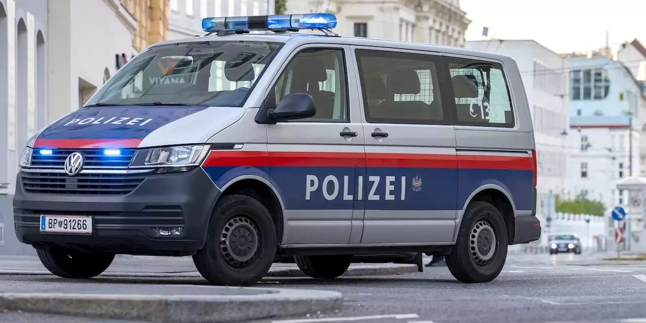 Frau (27) geht in Wien mit Schere auf Ex-Freund los