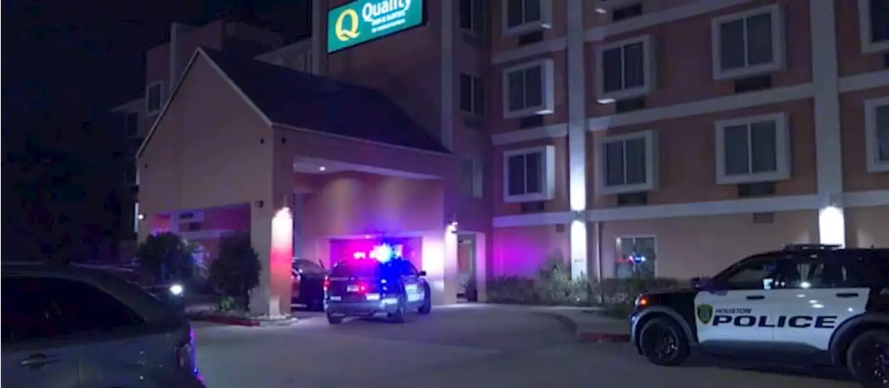 Man in critical condition after being shot in robbery at west Houston hotel