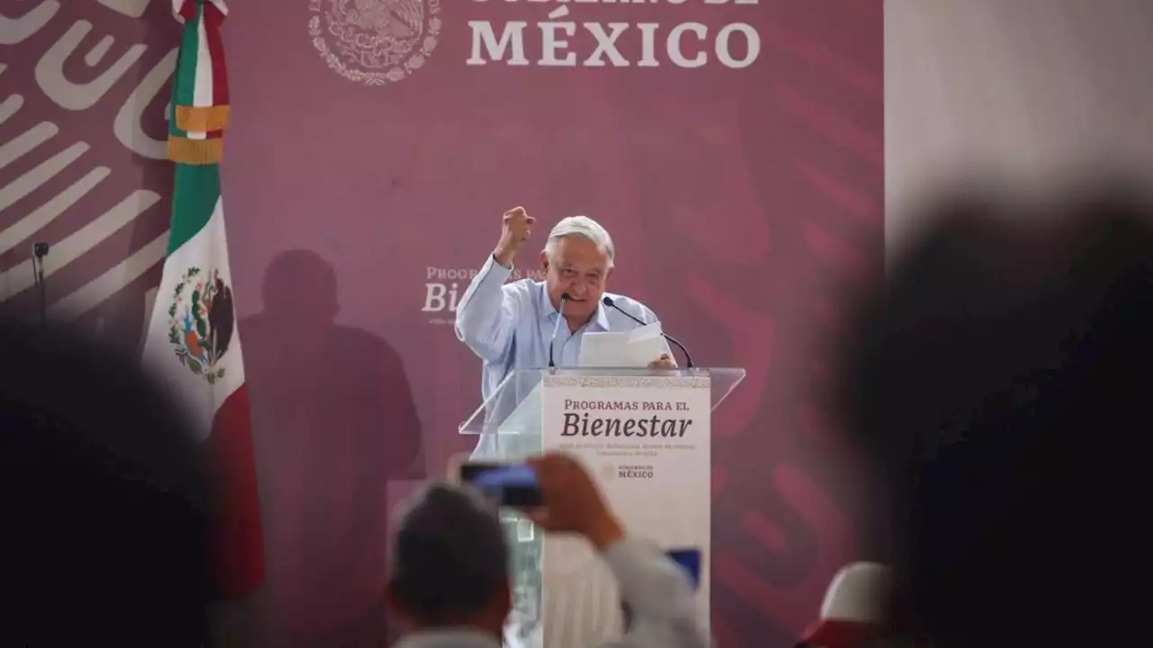 No van a poder regresar, advierte AMLO a opositores; 'se acabó la robadera', dijo