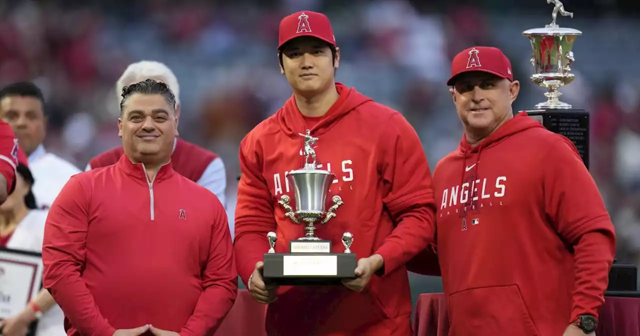 Shohei Ohtani gets team MVP award before Angels fans share message for Arte: 'Sell the team'