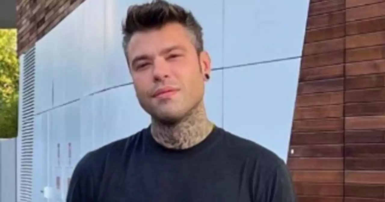 Fedez portato d'urgenza in sala operatoria: nuova emorragia, le sue condizioni