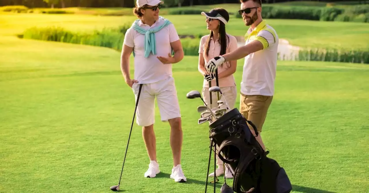 Man praised for refusing to give up golf to babysit stepdaughter