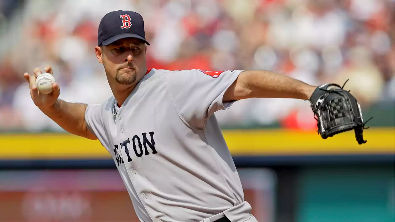 Retired Red Sox knuckleballer Tim Wakefield dies at 57