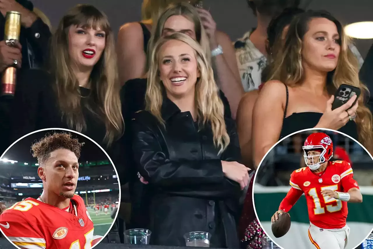 Taylor Swift takes over Travis Kelce's football weekend, hangs with Blake  Lively and Brittany Mahomes