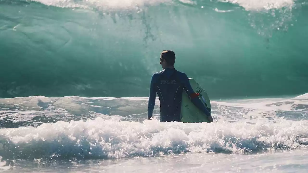 Grande marée : des dizaines de surfeurs, dont des enfants, piégés dans l’eau à Biarritz