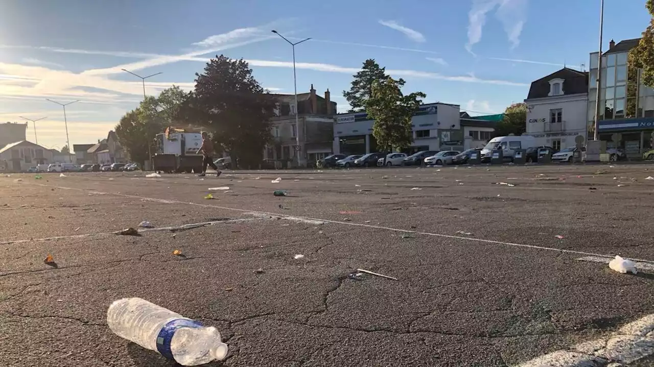 Thouars : après la fête foraine, la place Lavault jonchée de déchets