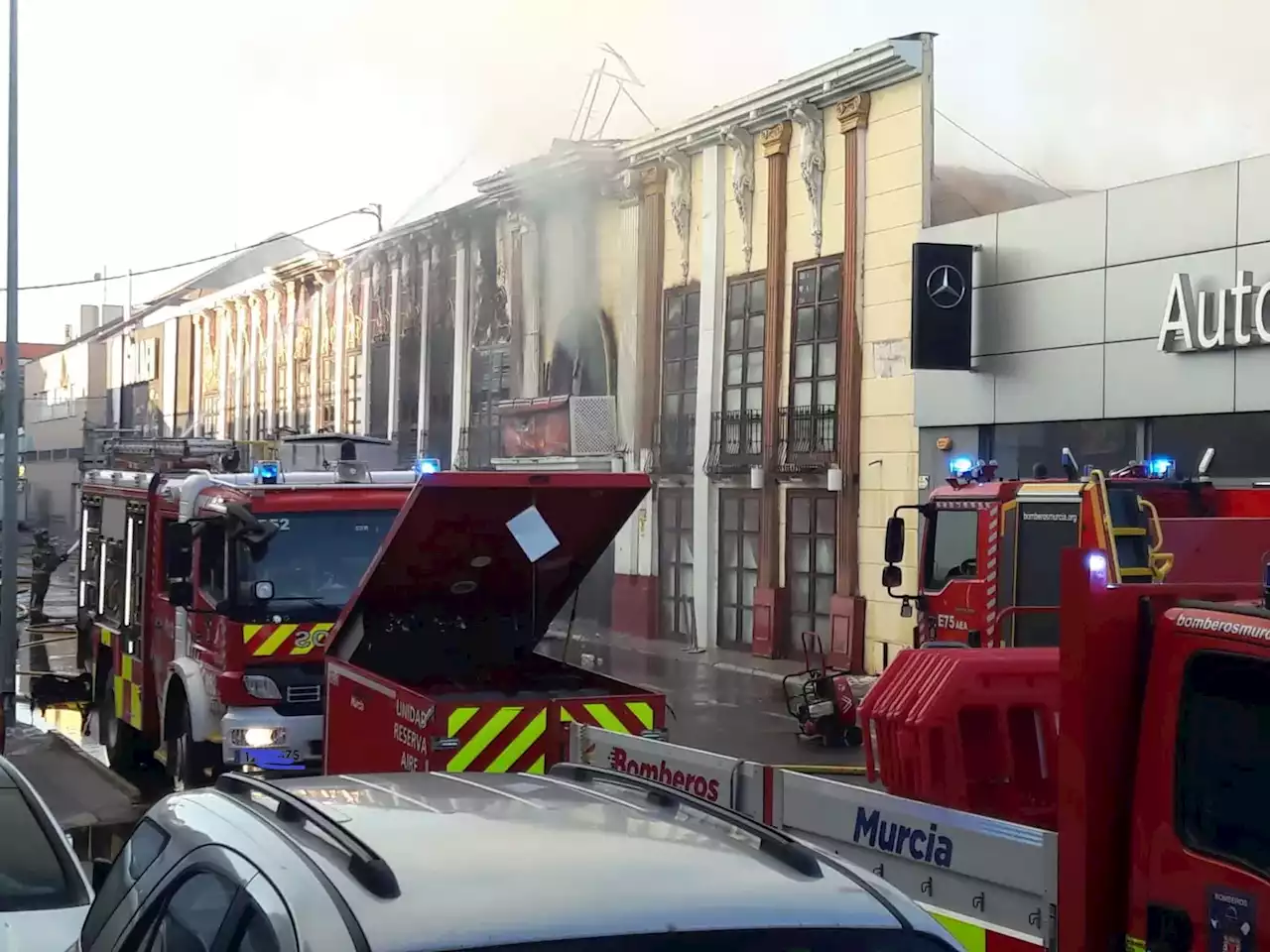 Un incendio causa al menos 13 muertos y varios desaparecidos en una discoteca de Murcia