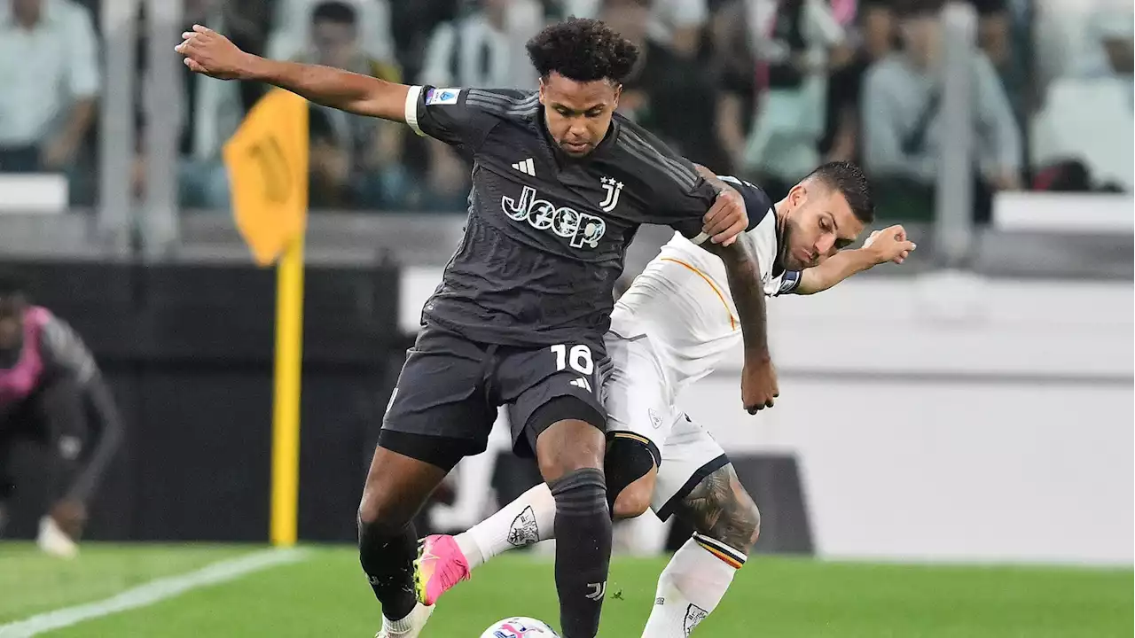 Juventus, il padre di McKennie bacchetta Allegri: “Mio figlio deve giocare a centrocampo, non sulla fascia”