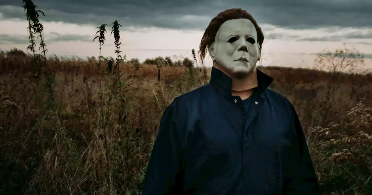 Exasperated mom scolds 'Michael Myers' dad who is way into Halloween