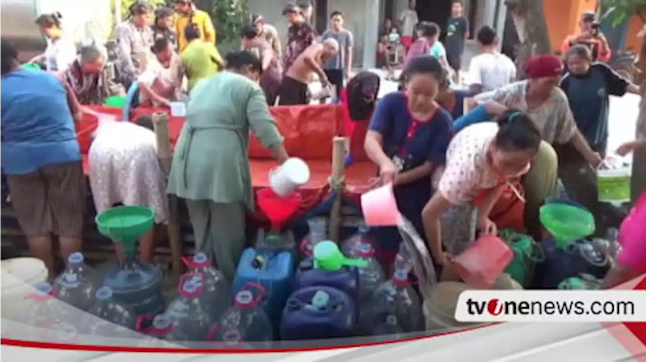 Hari Batik Nasional, Komunitas Batik Pati Salurkan Bantuan Air Bersih ke Warga Terdampak Kekeringan