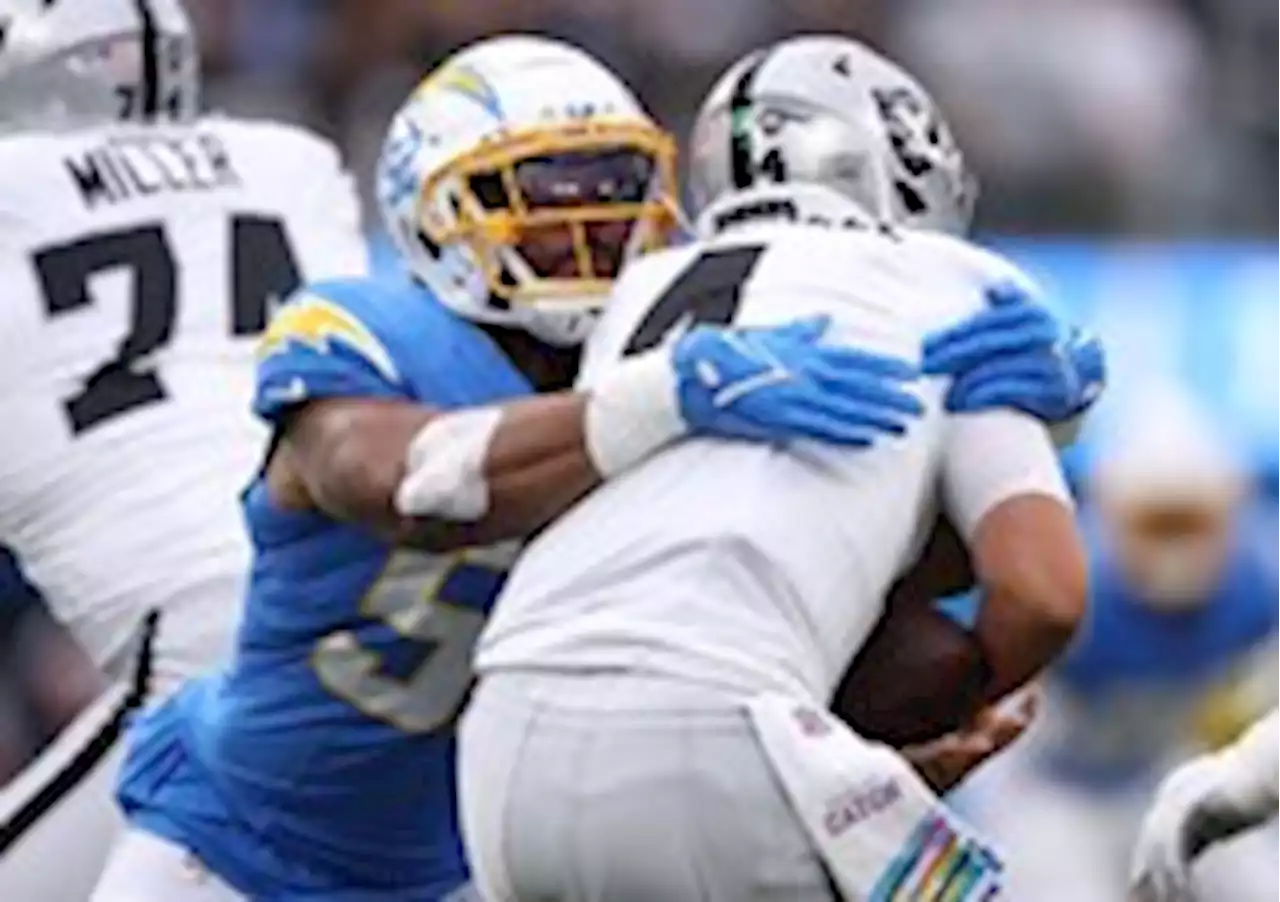 Chargers’ Khalil Mack torments former team with six sacks vs. Raiders