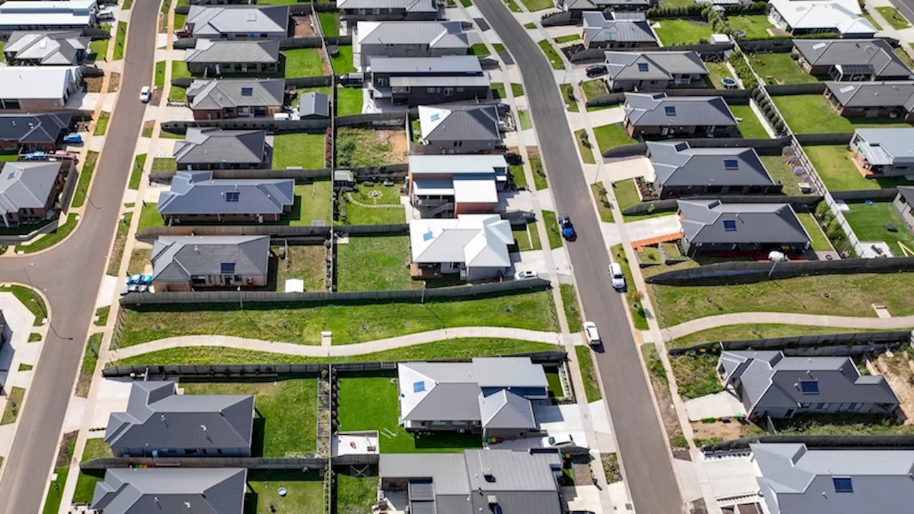 Is the sea of dark roofs raising the heat in Australia's new suburbs?