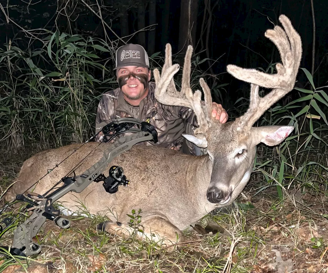 Bow hunter lands rare, record-setting 16-point velvet buck on season’s first day