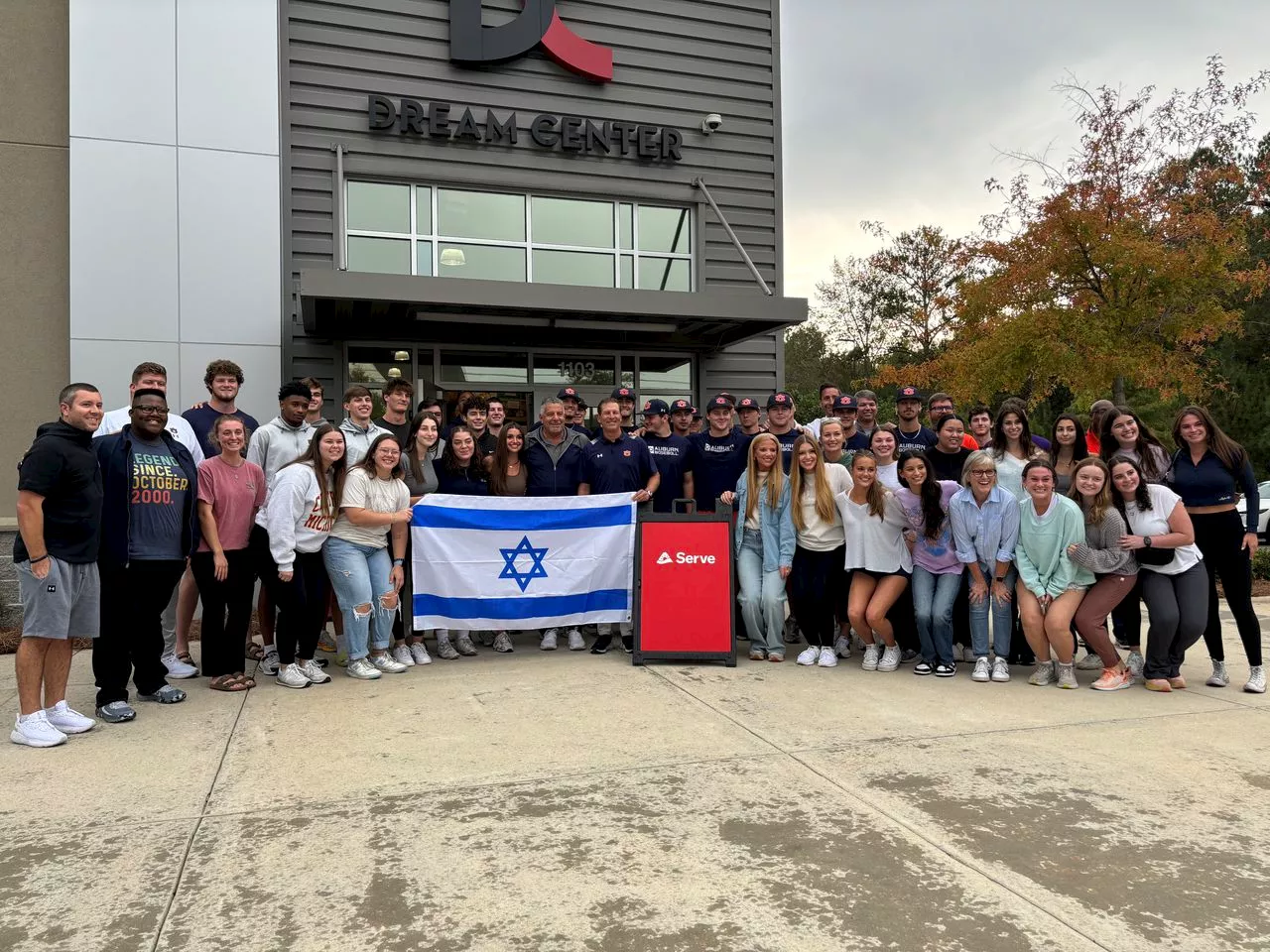 Bruce Pearl, Auburn basketball team pack boxes to send to Israeli children, soldiers