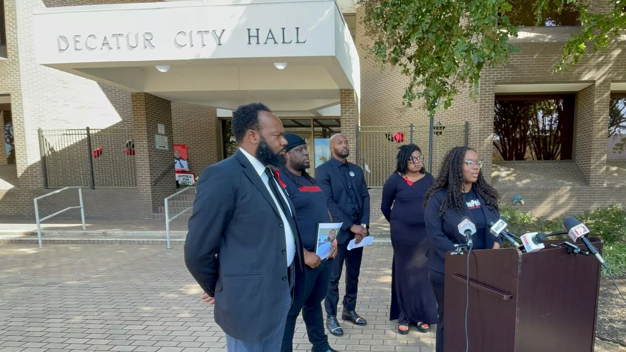 Group urges federal probe into Decatur police’s response to Stephen Perkins’ death protest