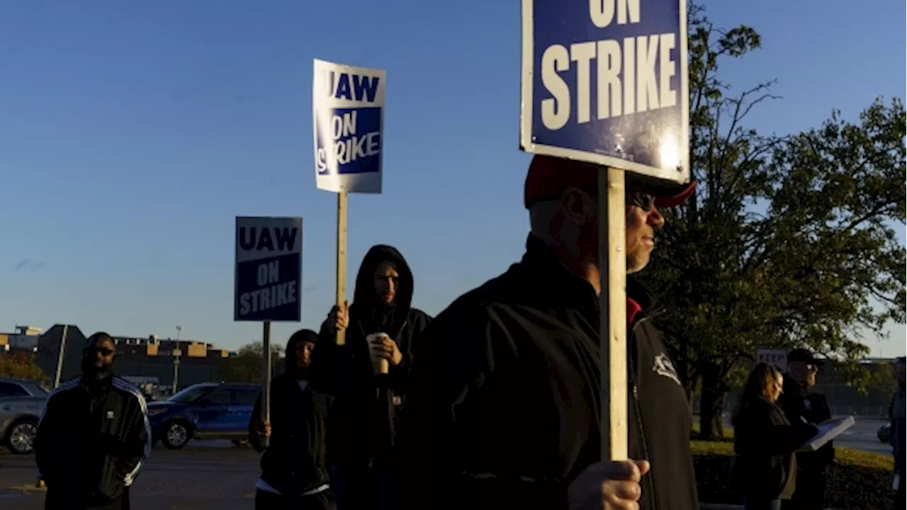 UAW and General Motors Inch Toward Tentative Deal, Union Negotiator Says