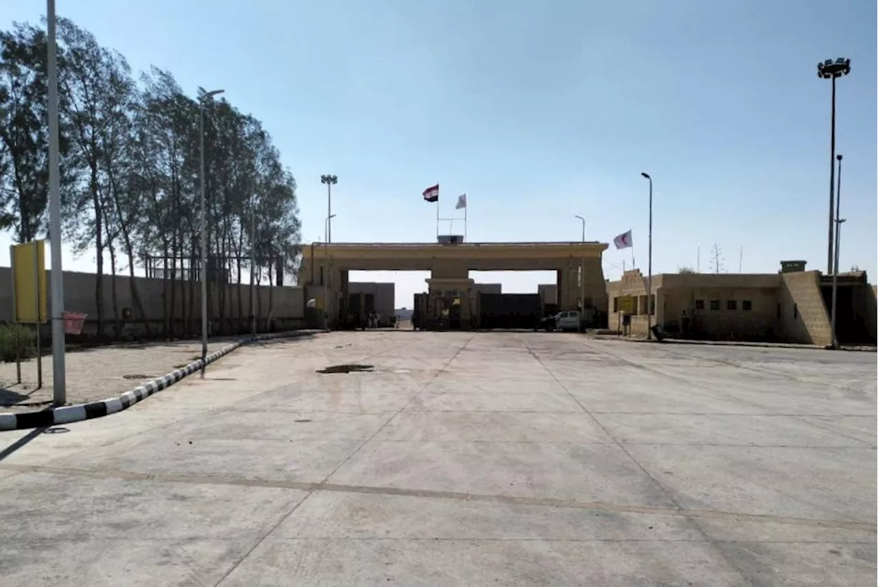 Faixa de Gaza: veículos para consertar estradas e com ajuda humanitária chegam na passagem em Rafah