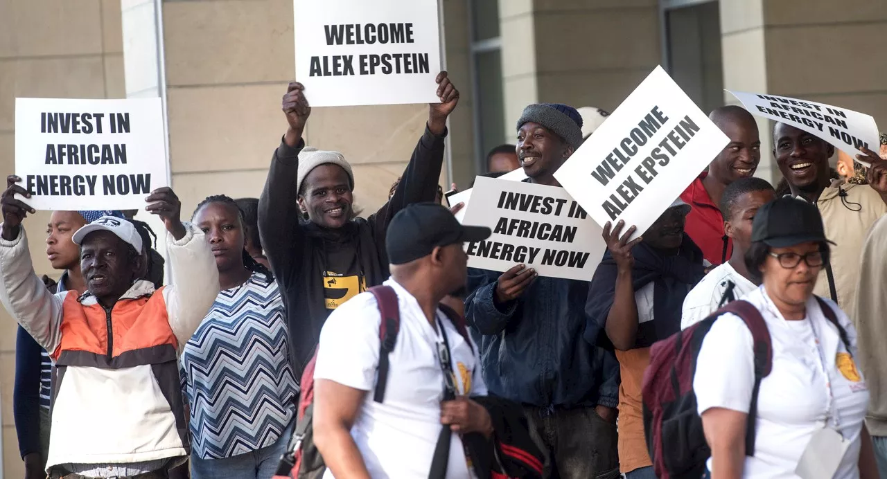 Fake supporters welcome climate change denialist to Africa Energy Week in Cape Town