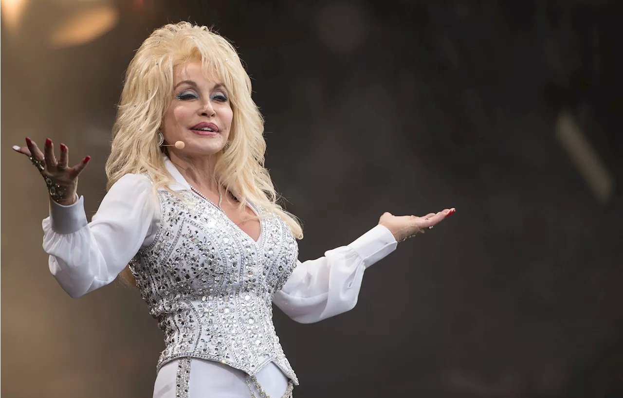 Dolly Parton Will Perform at Halftime for the Cowboys' Thanksgiving Day Game