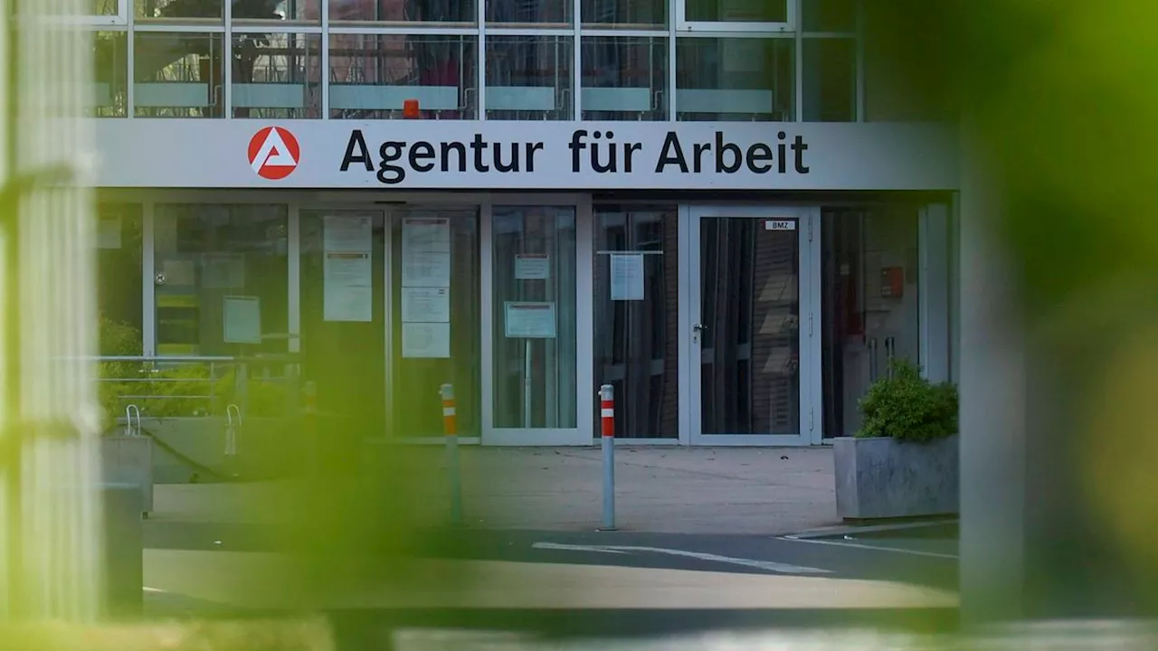 Kritik an Sparpolitik: Kommunen verlangen bessere Ausstattung der Jobcenter für Heils »Jobturbo«