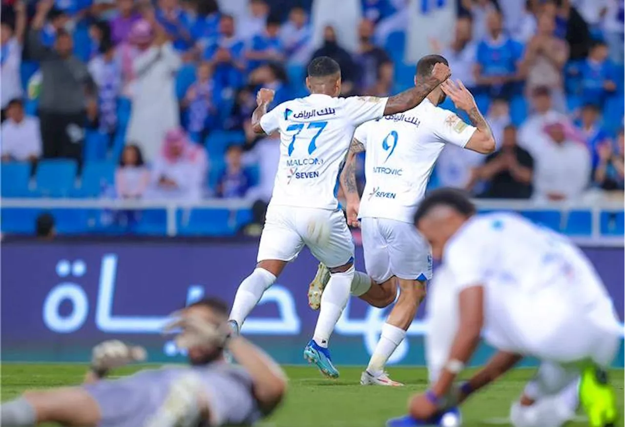 الهلال يغرد في صدارة الدوري السعودي