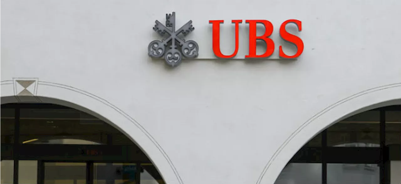 UBS-Aktie tiefrot: UBS legt Verwaltungsräte von UBS Schweiz und CS Schweiz zusammen - wohl neue Abbauwelle bei CS geplant