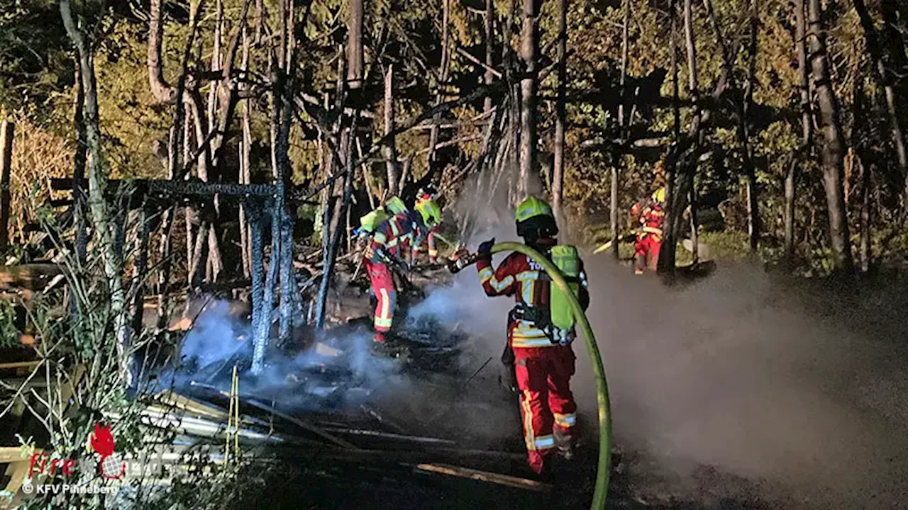 D: Schuppen in Tornesch brennt aus → Feuerwehr schützt zwei Reetdachhäuser