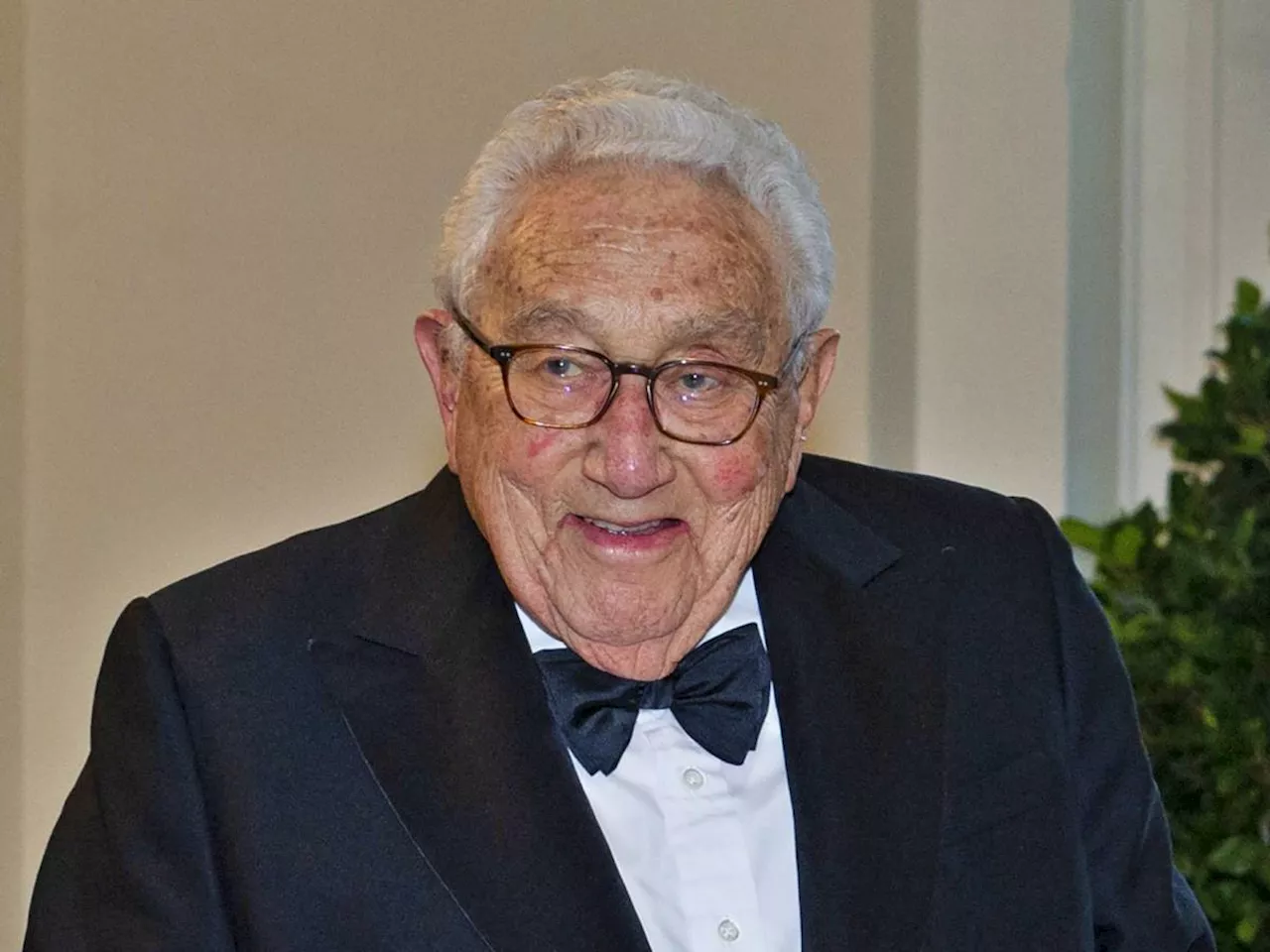 Kissinger avverte l'Europa sull'immigrazione: 'Sbagliato far entrare troppe persone'