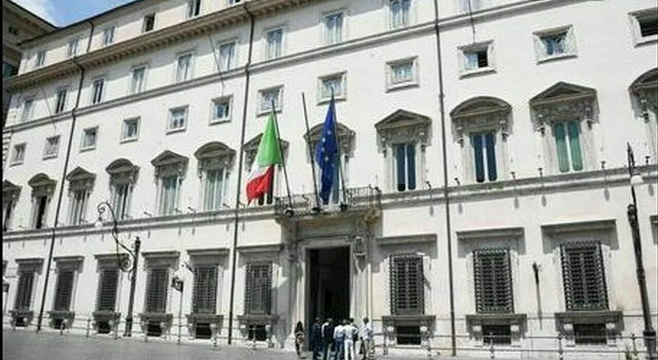 Intelligence, Mantovano serra i ranghi degli 007. Le nuove sfide, dalla finanza al terrorismo