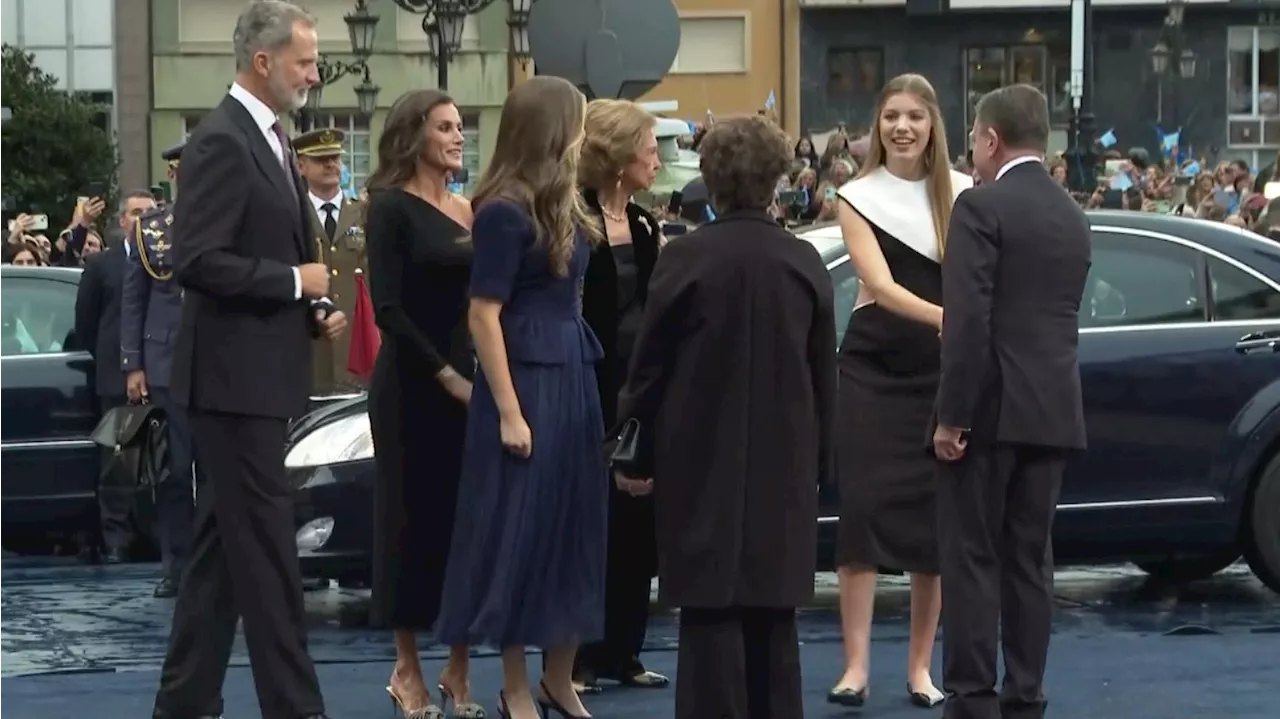 Leonor hace dos homenajes con su estilismo en los Premios Princesa de Asturias 2023