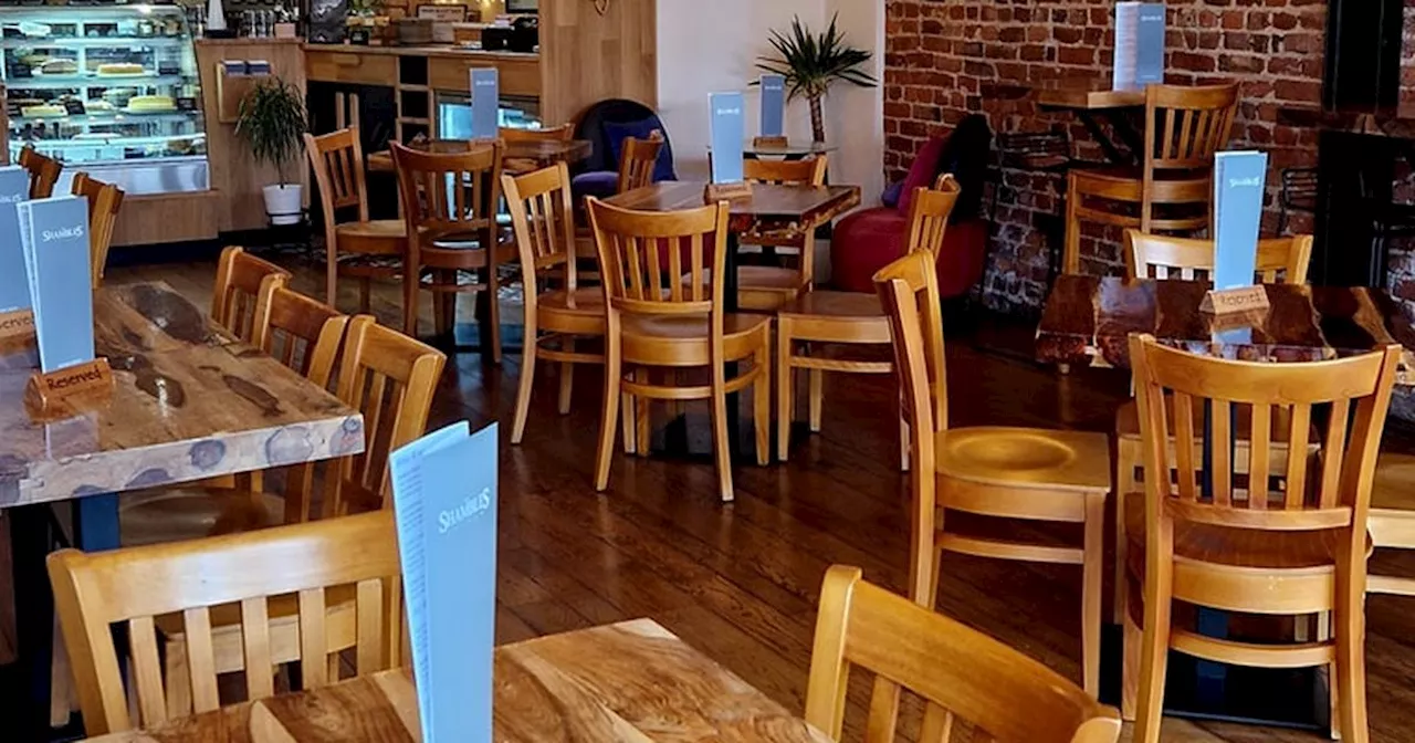 Cafe claps back after woman gives one star review over €10 cost for extra toast