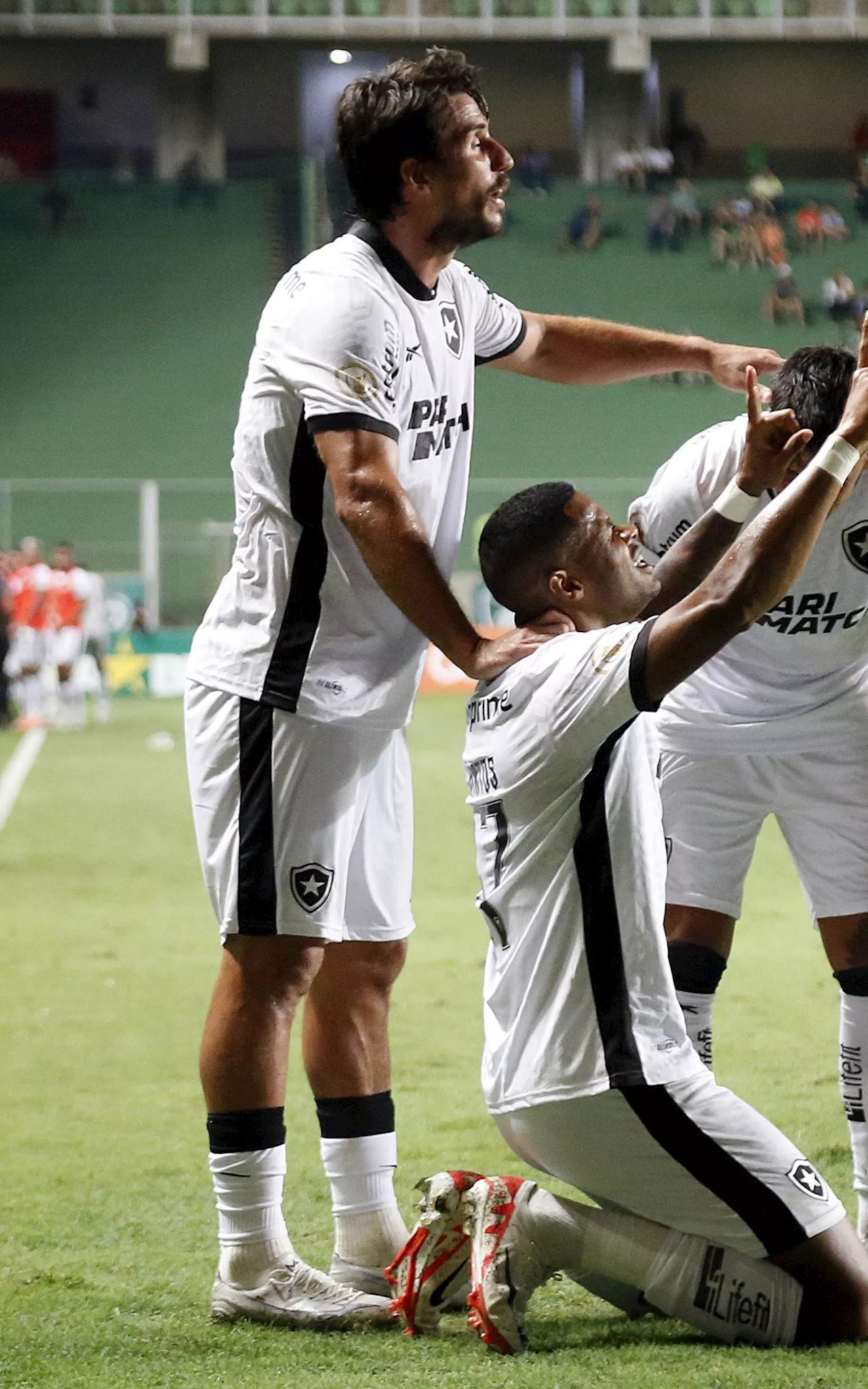 Após vitória sobre o América-MG, Botafogo tem 90% de chances de ser campeão brasileiro