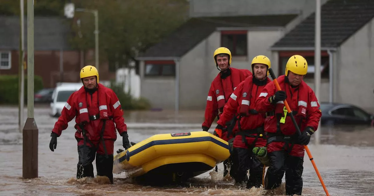 Royaume-Uni: la tempête Babet fait deux morts dans des inondations en Écosse