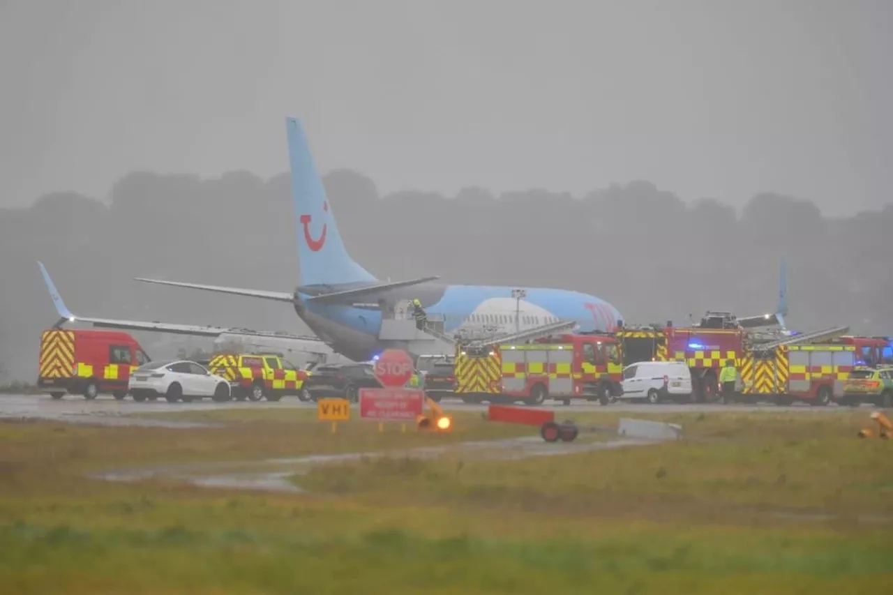 Leeds Bradford Airport closed as passengers urged to check flight status following plane 'skidding' off runway