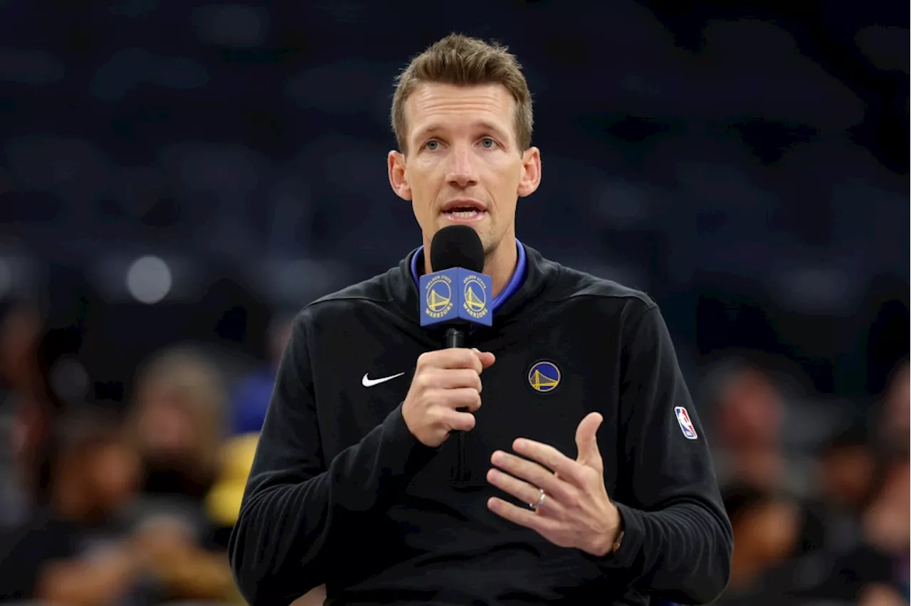 Golden State Warriors GM Mike Dunleavy Jr. addresses fans at open practice