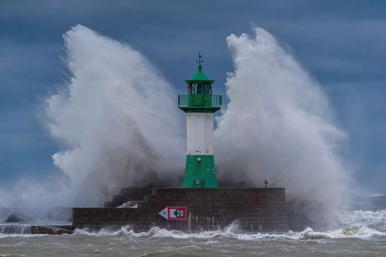 Mächtiger Sturm treibt Ostsee über die Ufer